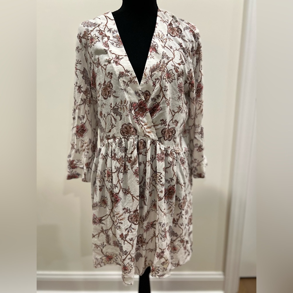 Hinge Soft Floral Long Sleeve Dress - Cream and Brown Medium